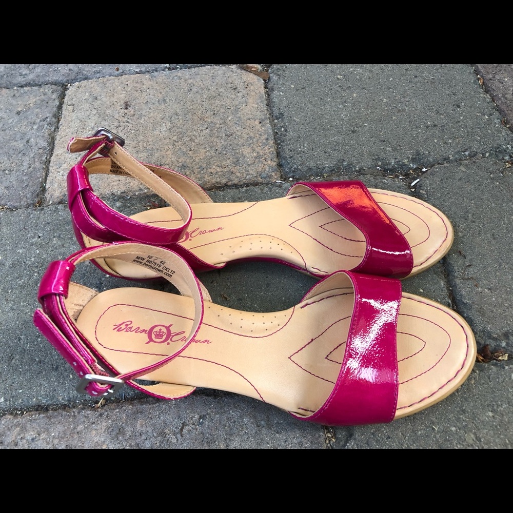 Born Crown hot pink Landis Patent Leather Wedge 10